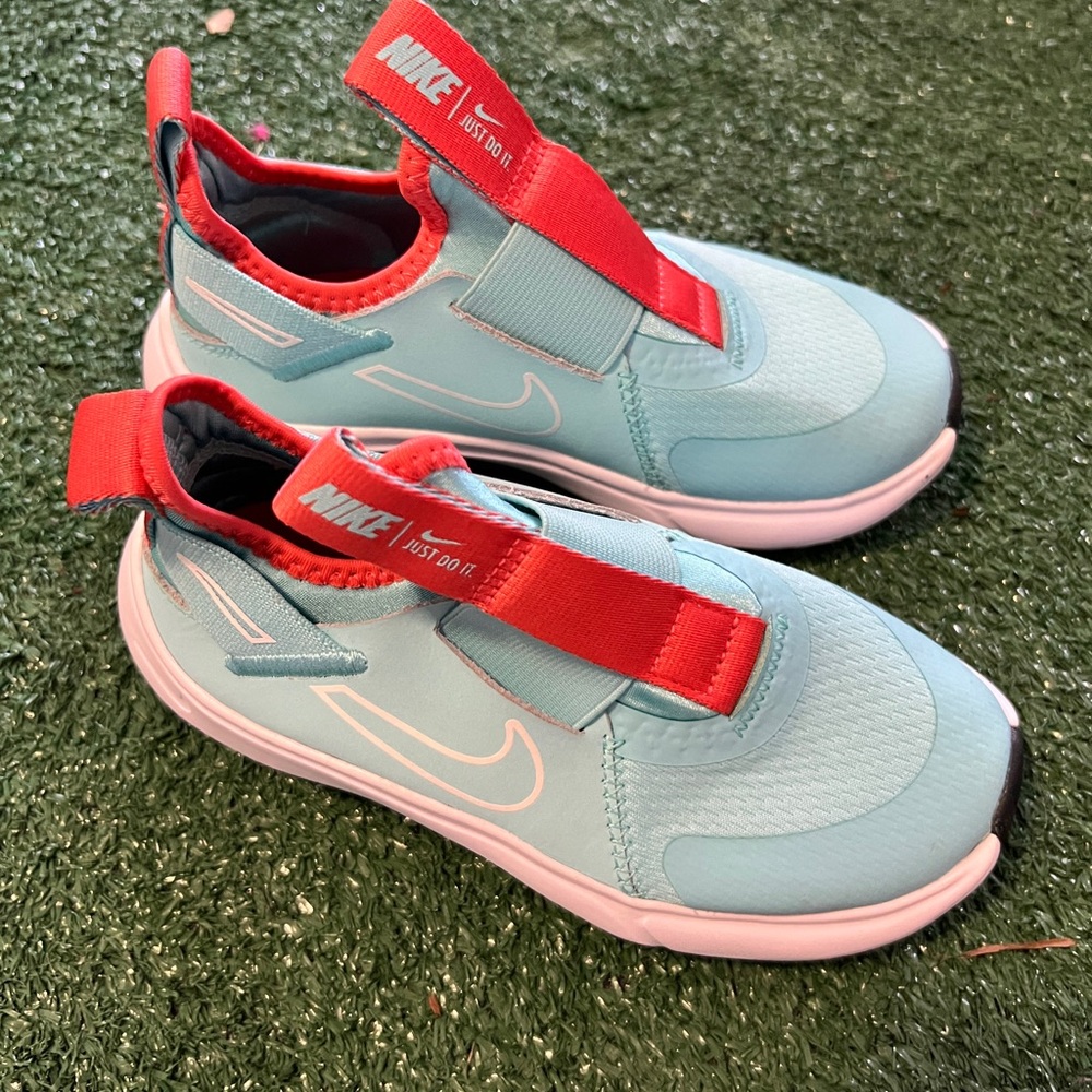 Nike Kids Aqua 11C Sneakers